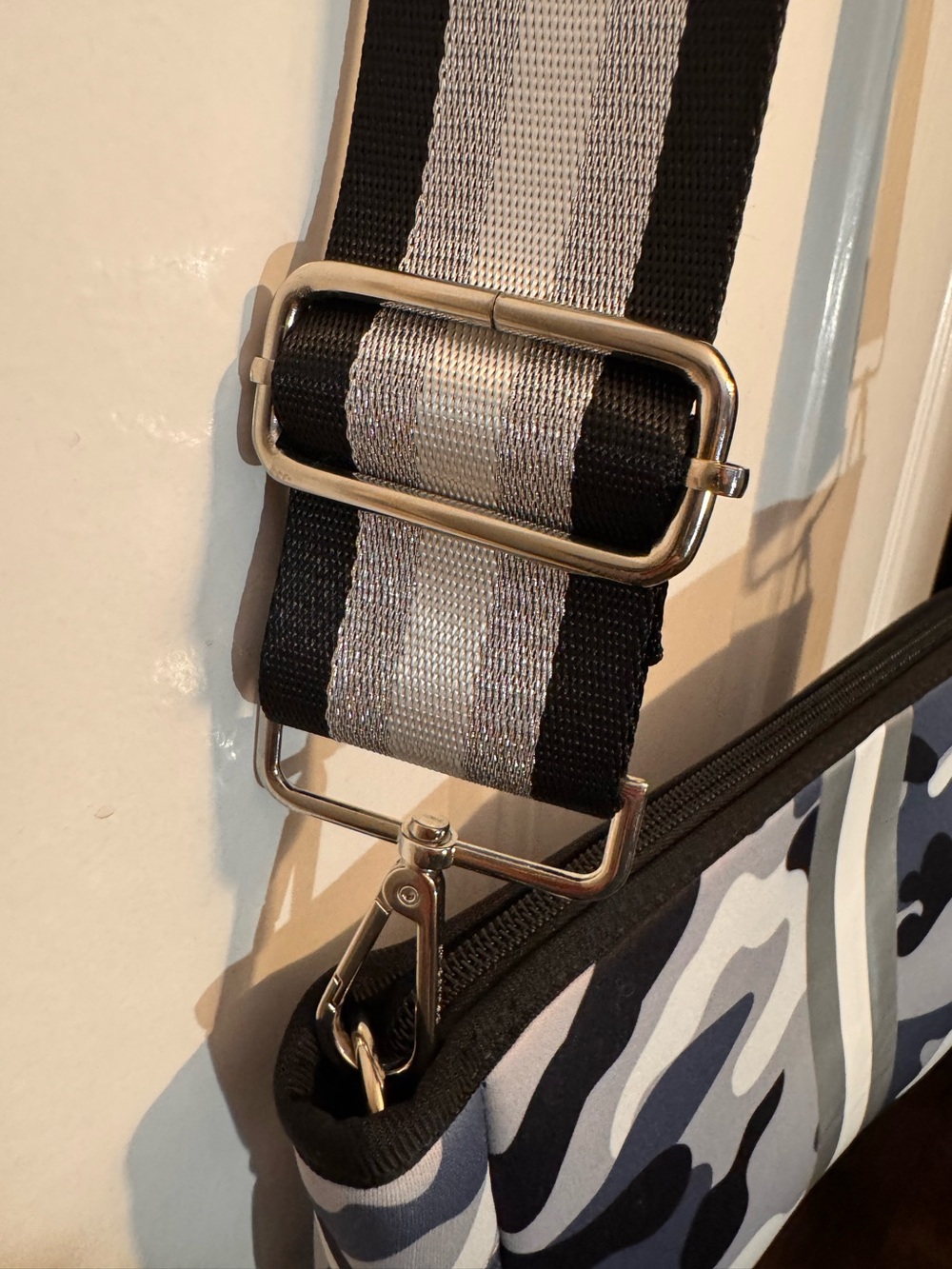 ah-dorned New York Gray Silver Camo Neoprene Tote with Pouch and Crossbody Strap - Picture 13 of 15